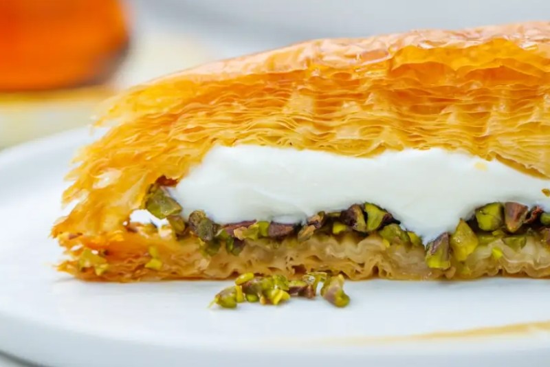 HAVUÇ DİLİMİ BAKLAVA
